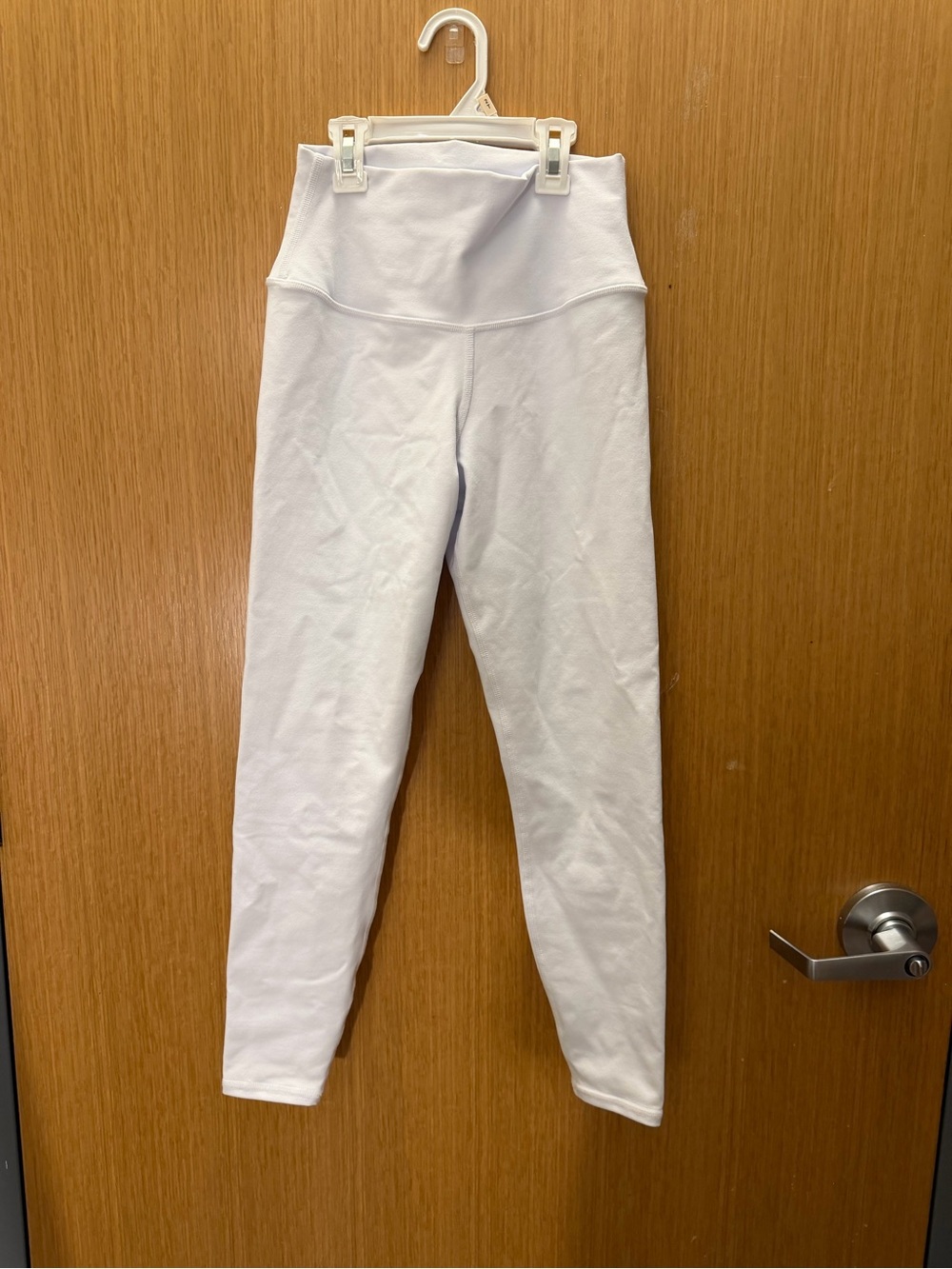 ALO Yoga White Active Leggings with Subtle Logo - Picture 2 of 7
